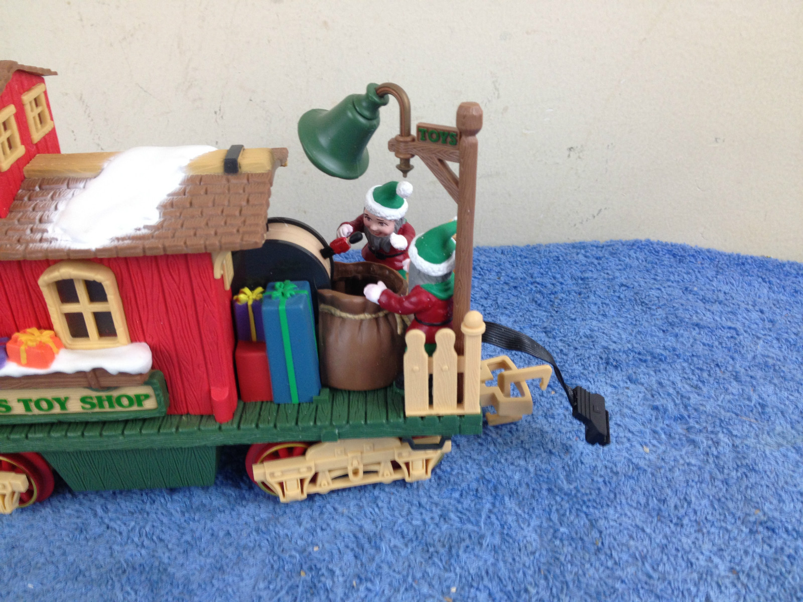 New Bright Musical Holiday Express 386 Santa's Toy Shop Caboose