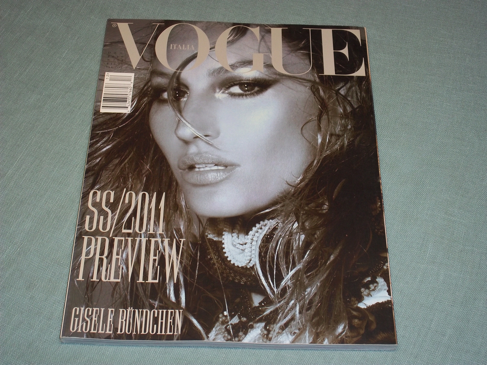 2010 DECEMBER VOGUE ITALIA MAGAZINE - GISELE - HIGH END