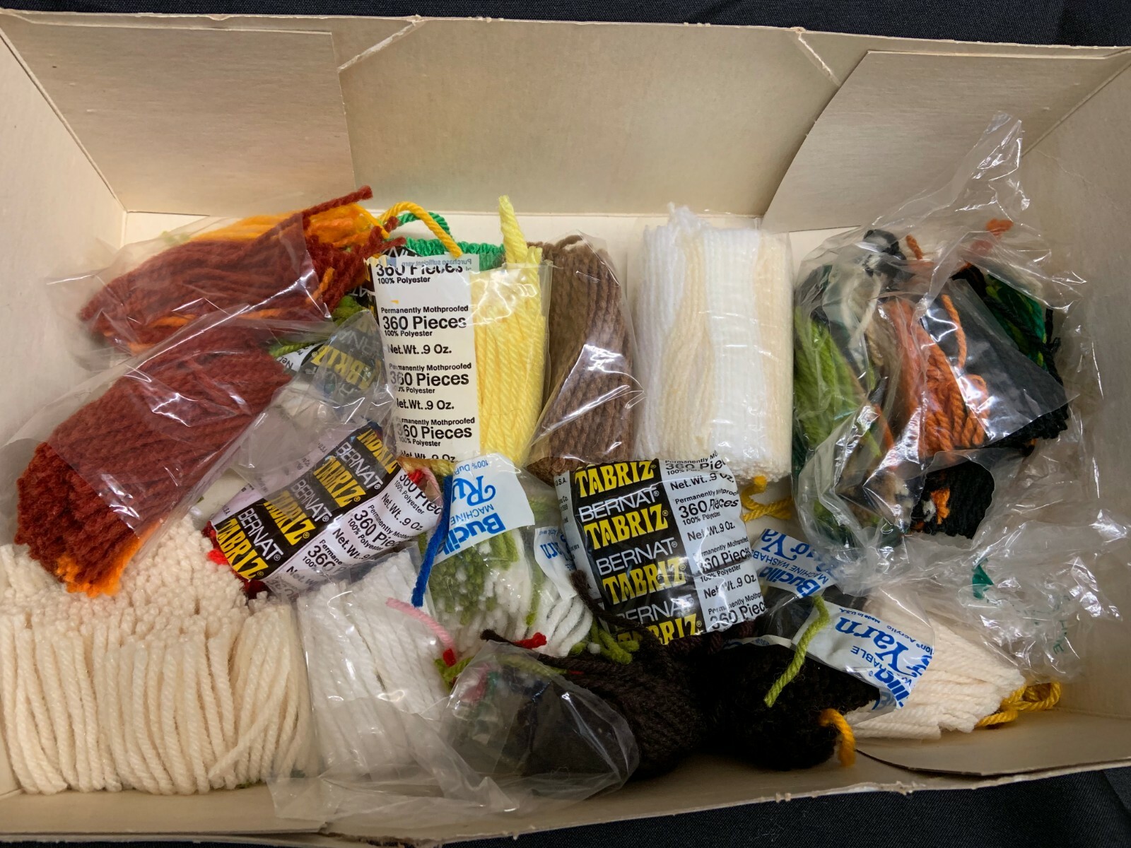 Large Lot of Bucilla & Bernat Tabriz Rug Yarn Latch Hook Vintage +++