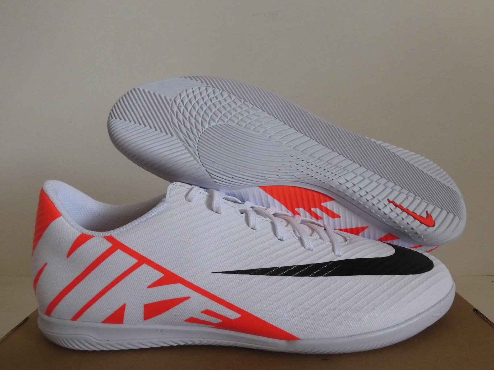 シューズ sk-4592) NIKE VAPOR 15 CLUB IC sk-4592) NIKE VAPOR 15 CLUB IC