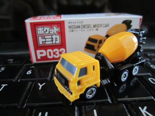 Tomica Modelcar DieCast Truck No.53 Nissan Diesel Cement