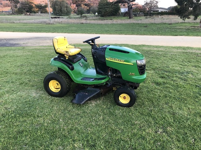 John Deere Lawn Mower L110 hydrostatic drive fresh service ...