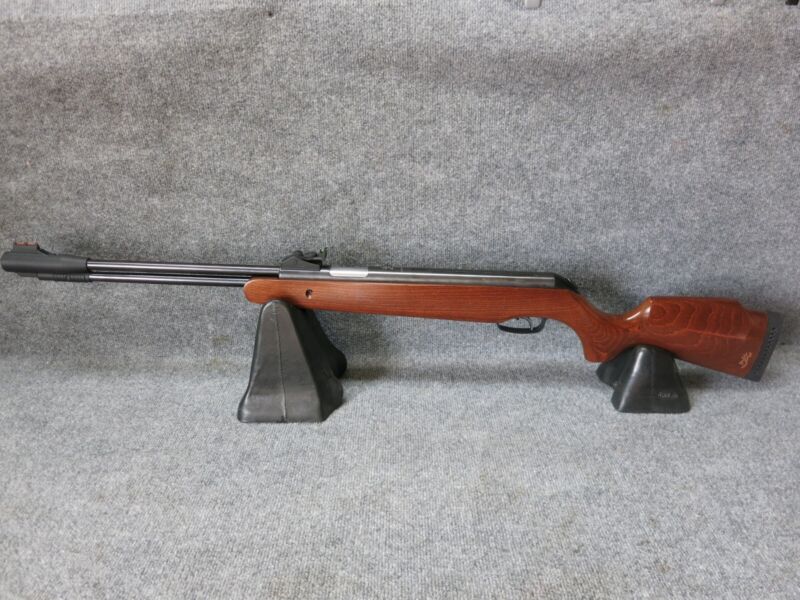 Browning Leverage .22 Caliber Air Rifle, Excellent Near Mint Condition.