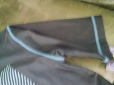 Rash Guard boys XS 4/5 Black with skull  UPF 50  reduce risk of sunburn