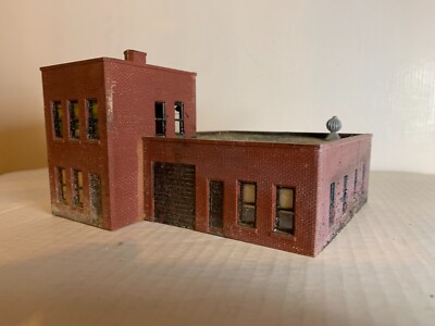 D.P.M. #112  City Cab Company Red Brick Building Built-up  H.O. 1/87