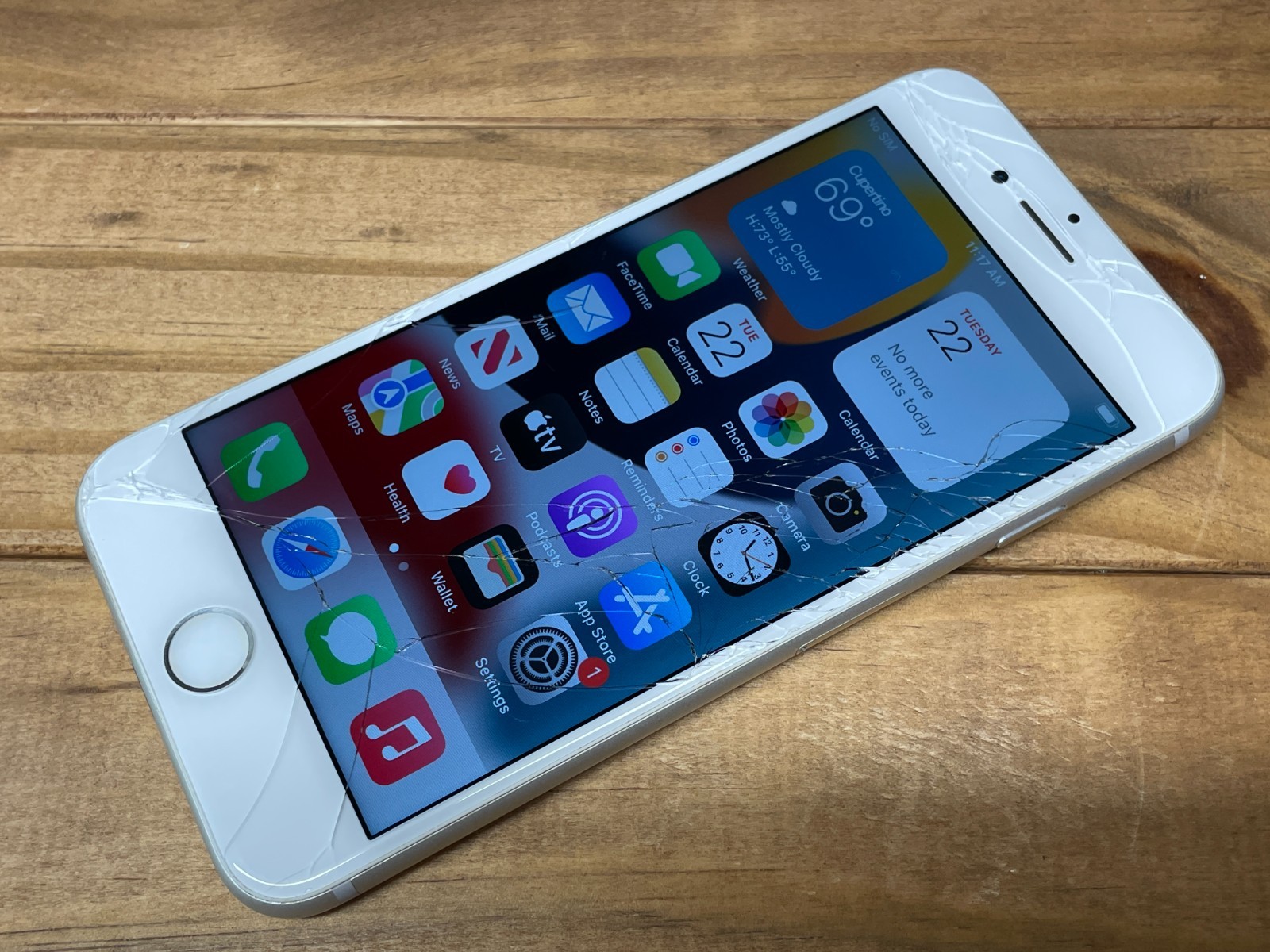 Apple iPhone 7 - 32GB - Silver (Unlocked) A1660 - Works