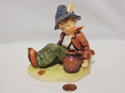 M I Hummel Coffee Break Exclusive Collector's Club 8 Figurine Vintage Goebel 409