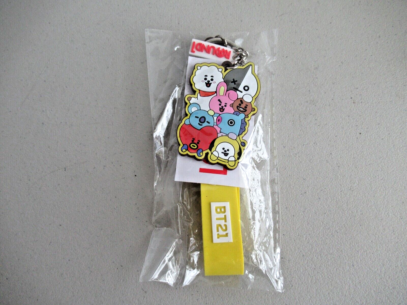 EXAMPLE BT21 ROUND LOGO LIMITED 白 BT21 Round 1 Arcade Exclusive Key Chain Sealed New | eBay