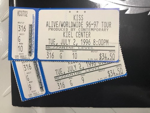 1996-1997 KISS ALIVE WORLD WIDE REUNION TOUR SOUVENIR BOOK * Nice With EXTRAS!!!