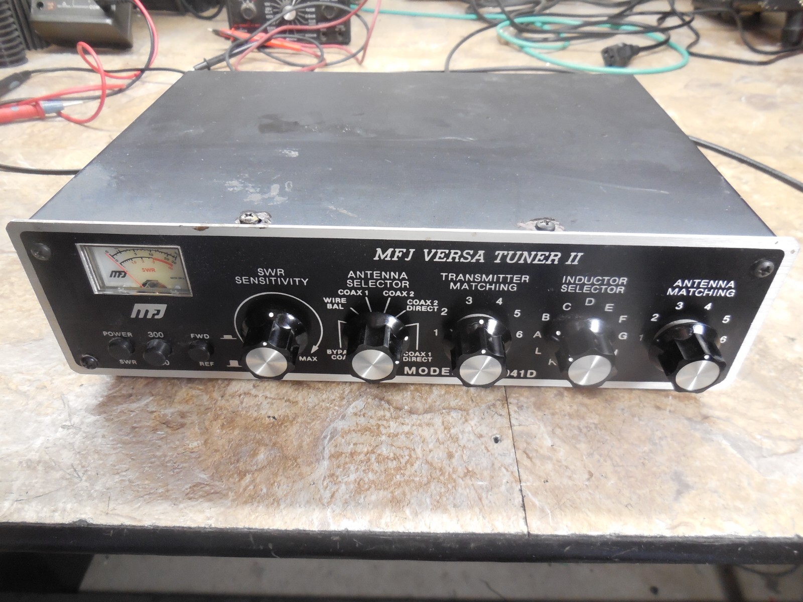 MFJ 941D MFJ-941D Versa Antenna Tuner II 300W Ham *Works