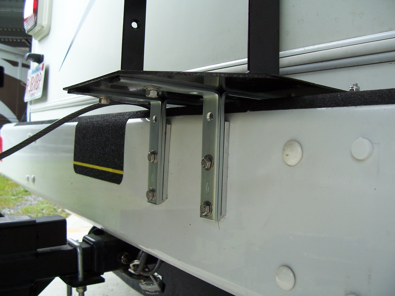 New Universal Vertical Tank Mount Propane Bracket For 20 Lb Tanks