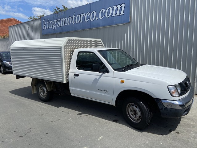 Nissan navara 2000