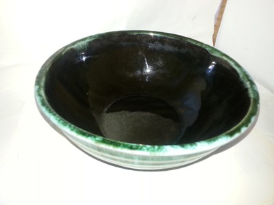 BMP BLUE MOUNTAIN POTTERY BLUE/GREEN DRIP BLACK GLAZE SERVING SALAD BOWL