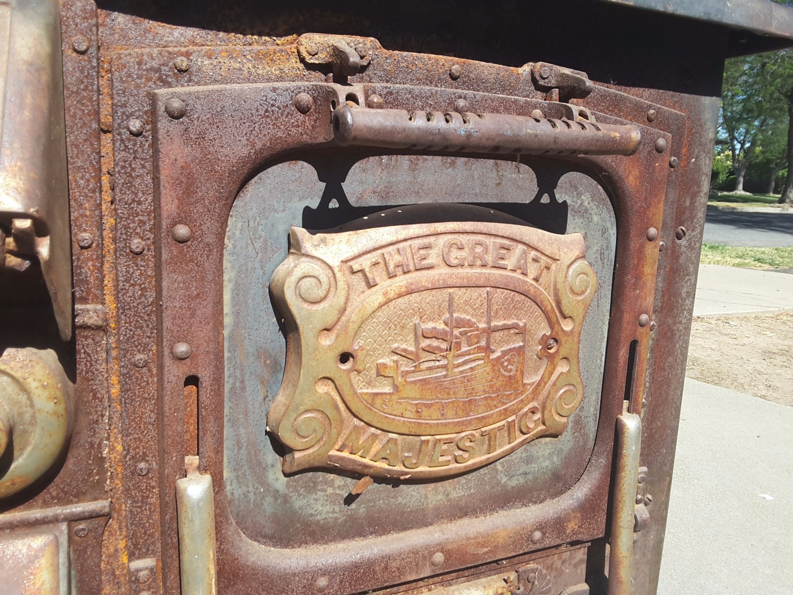 ANTIQUE 1900s MAJESTIC CAST IRON WOOD STOVE NO.638 