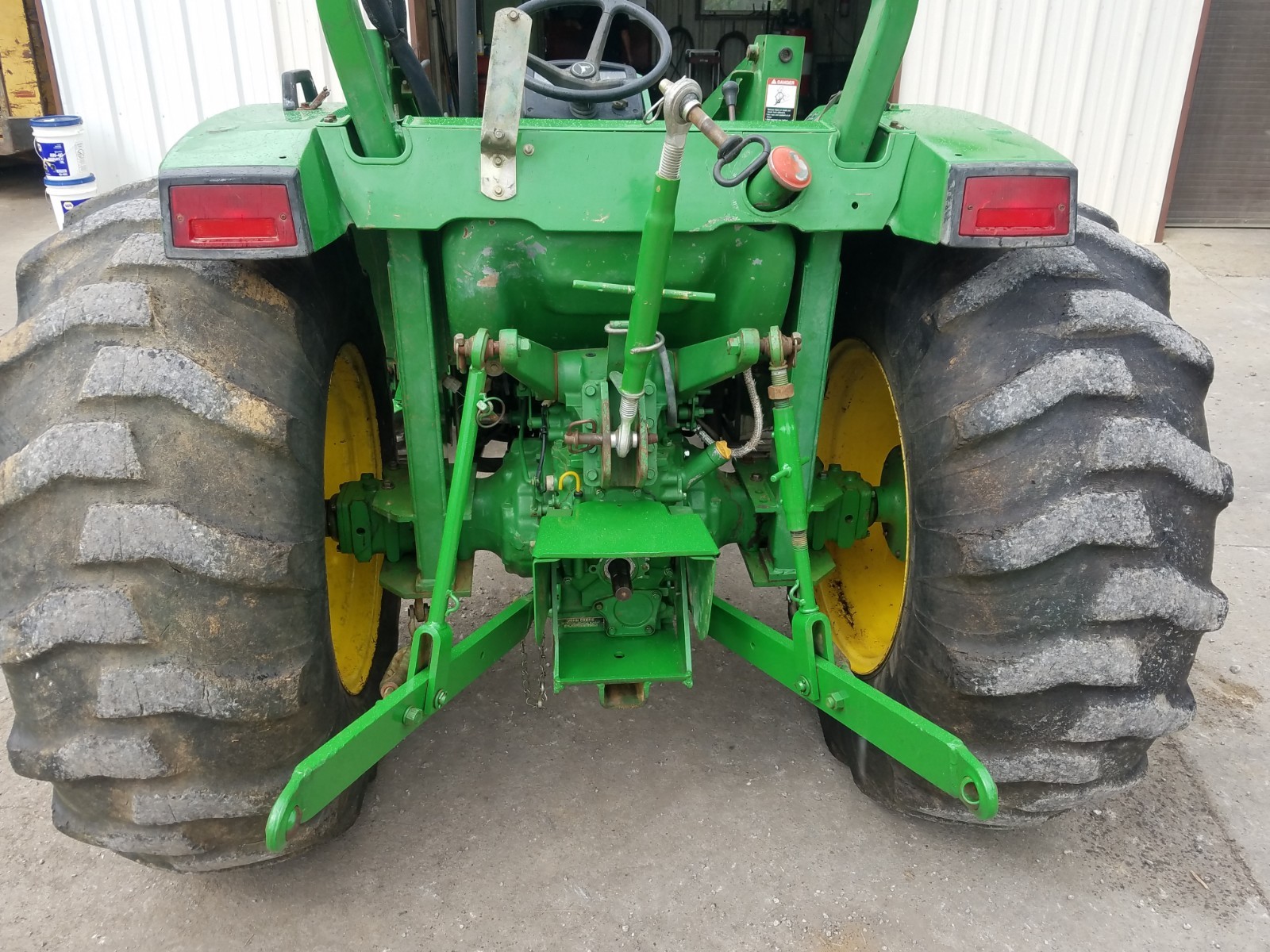 2000 John Deere 990 40 HP  4WD with John Deere Loader