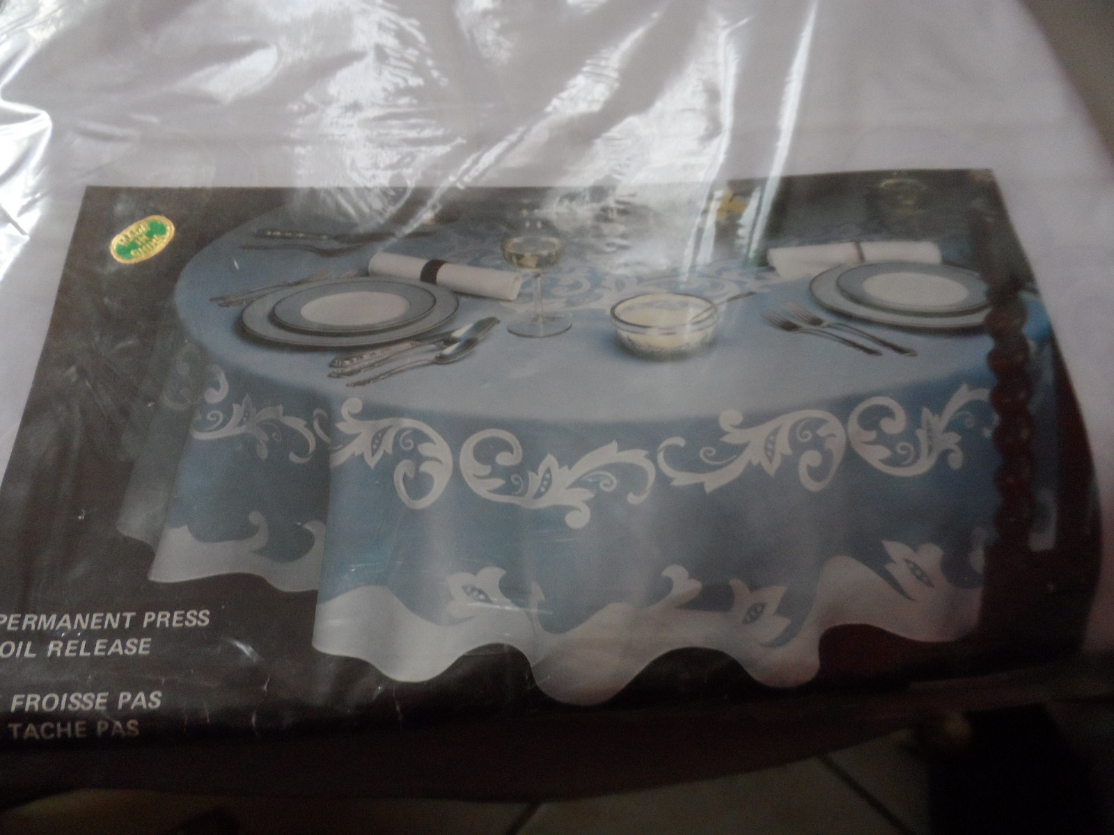 Vintage white demask rectangle tablecloth 65