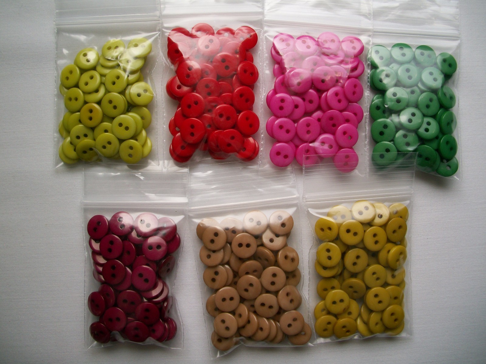 25, 50, 100 Small 2 Hole 9mm Flat Buttons (Crafts, Doll Clothes, Cards, Etc) 