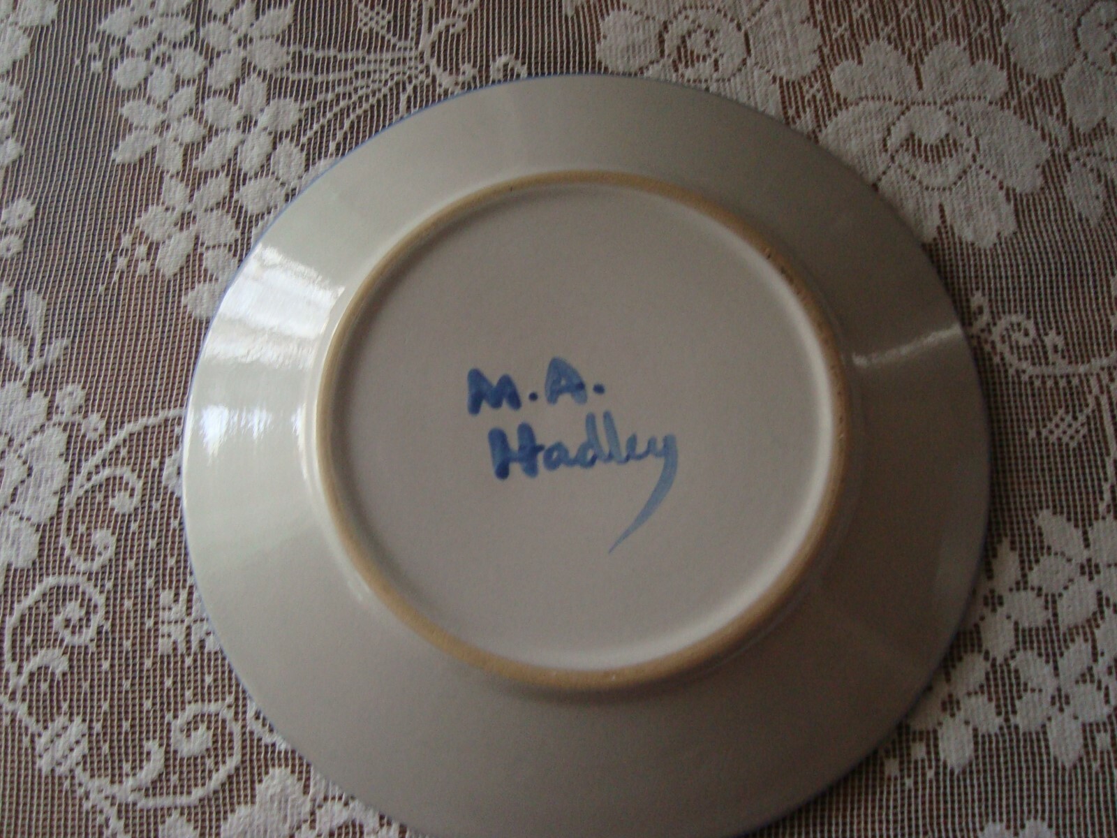 M.A. Hadley Pottery Pig lunch plate 9'' Signed EUC Display Only
