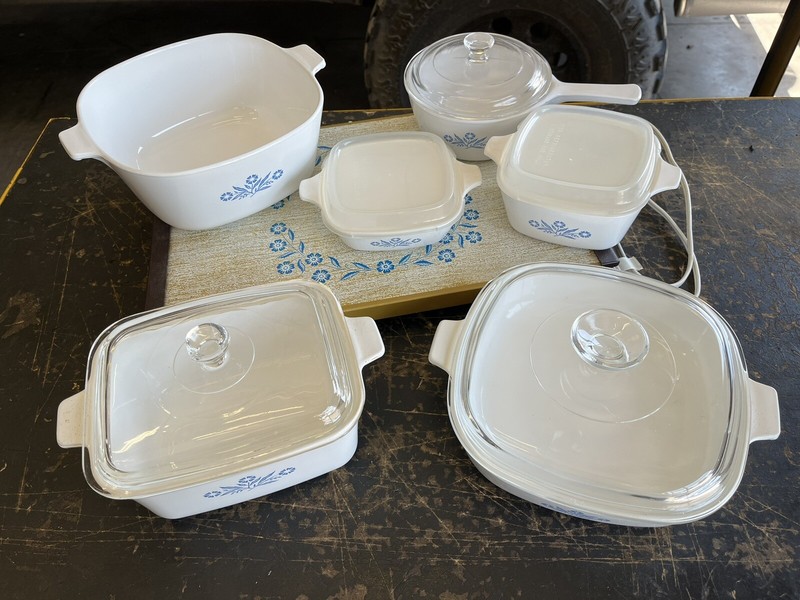 1962-1971 Vintage Corning Ware Blue Cornflower 7 Piece set with