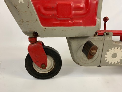 Vintage AMF Ranch Tractor Pedal Tractor Car Toy Tractor!