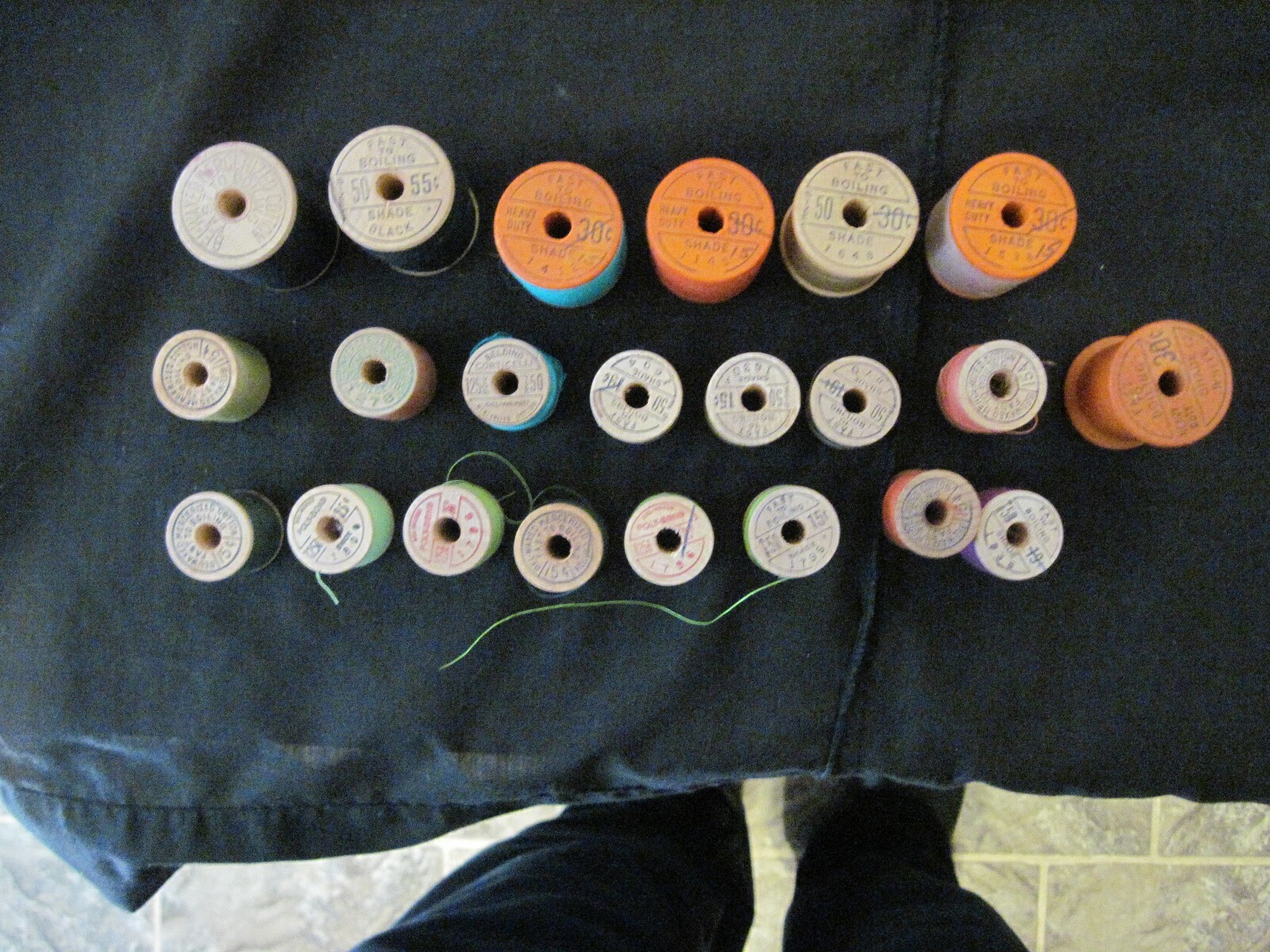 22 Vtg Belding Corticelli Wood Wooden Thread Spools Most Full One Empty Lrg Smal