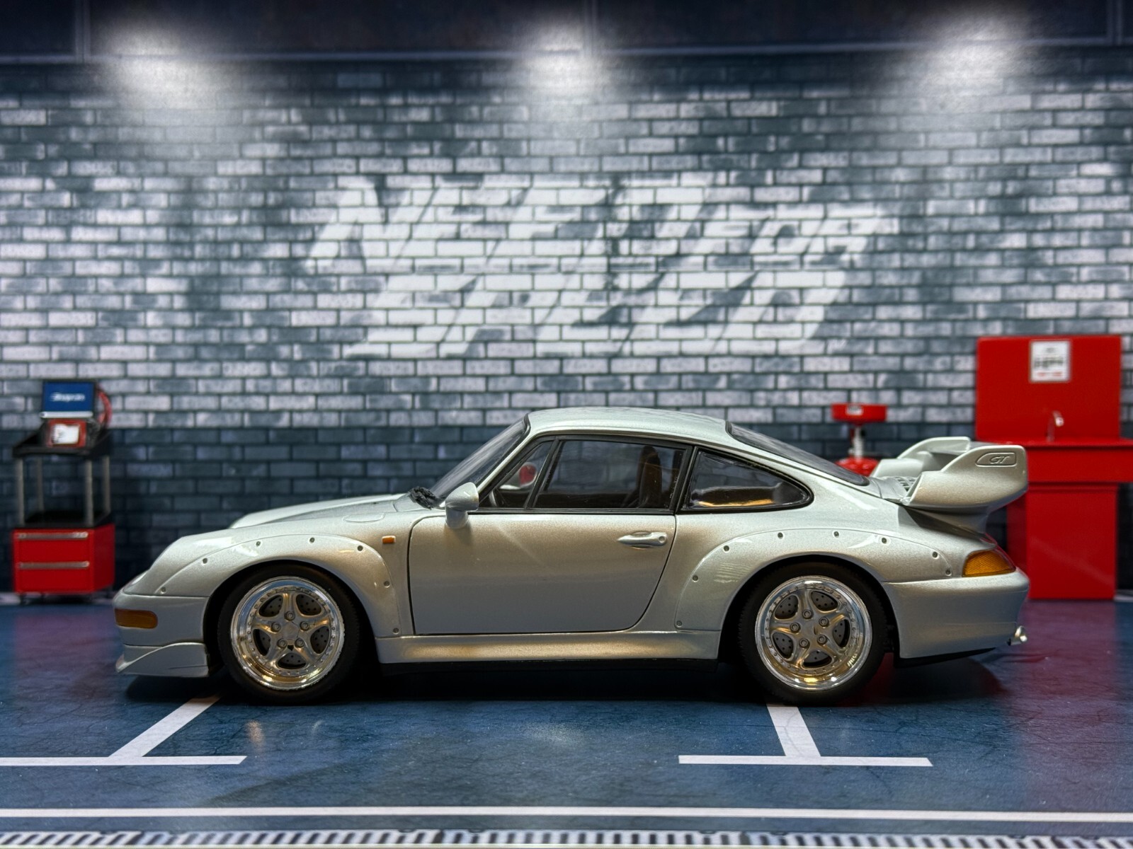 ミニカー UT Models 1/18 Porsche 911 GT2 UT Models 1:18 Porsche 911 GT2 Diecast Street Version Car | eBay