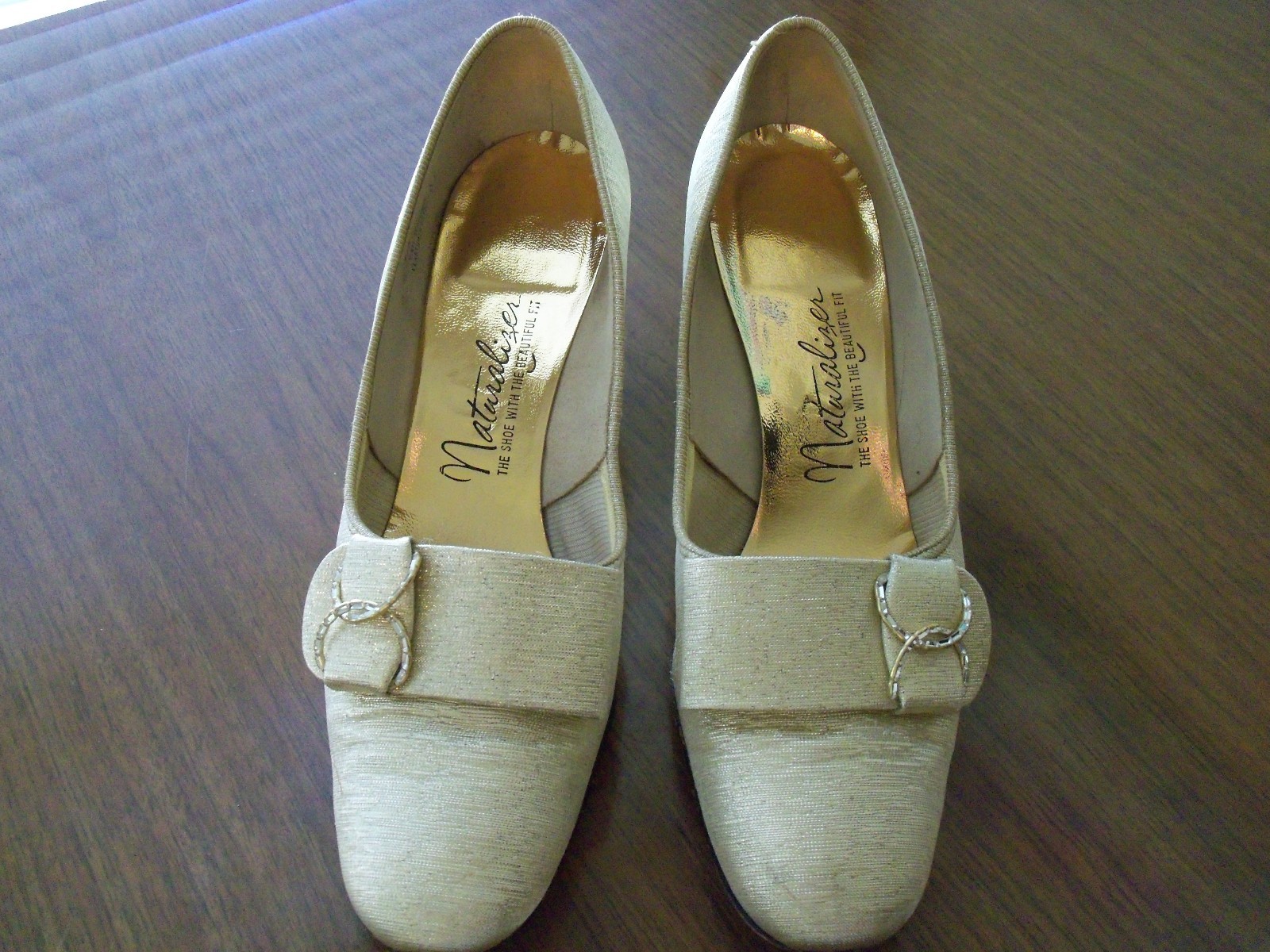 Size 7.5 Vintage Naturalizer Sparkly Gold Heels Shoes B/AA width