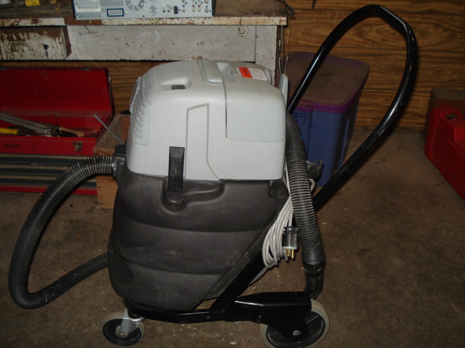 Nilfisk advance sprite vacuum , Asbestos , clean room , HEPA vac