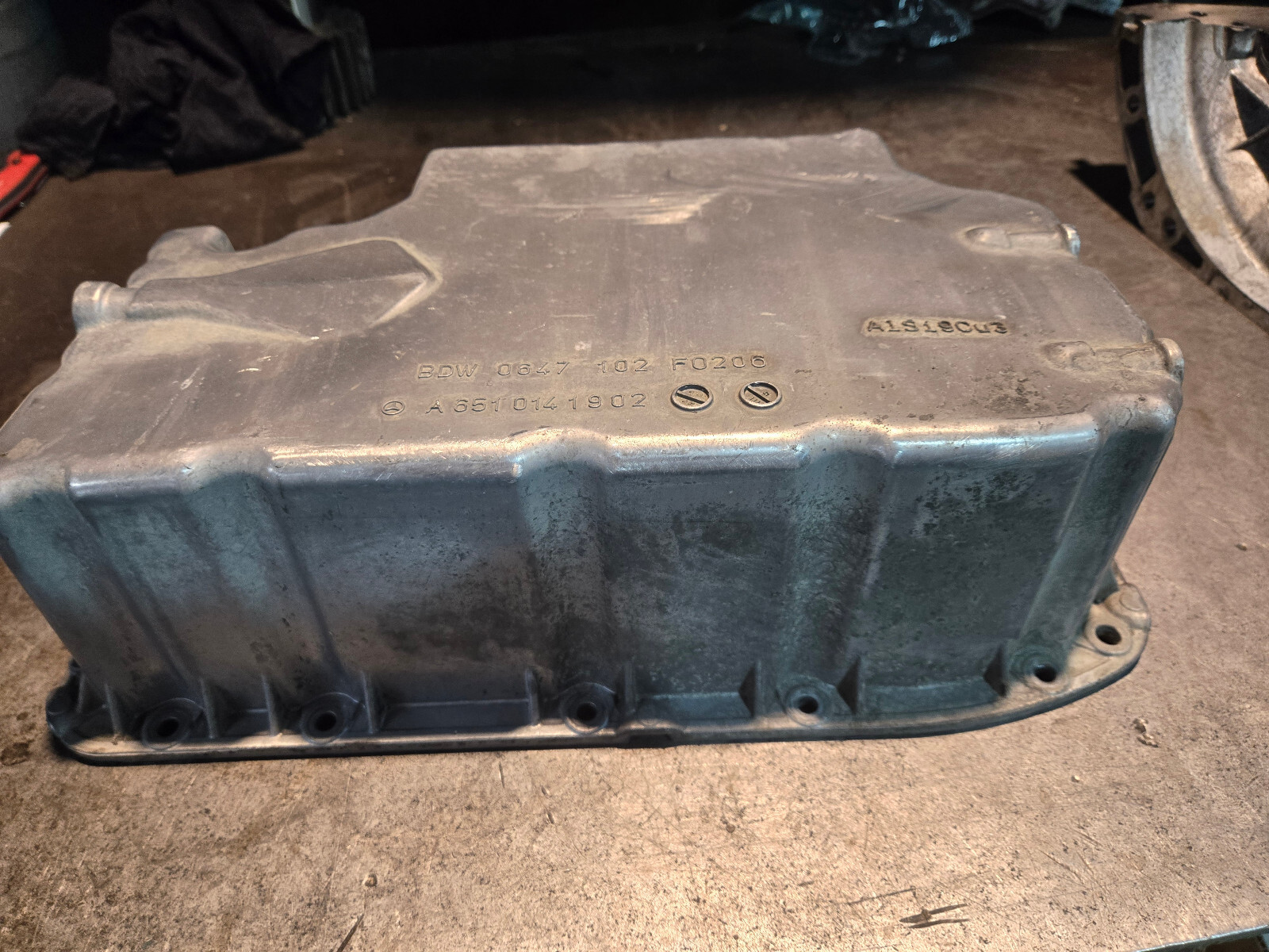 NEW MERCEDES BENZ SPRINTER W906 ENGINE OIL LOWER PAN A6510100313 OEM - Picture 4 of 8