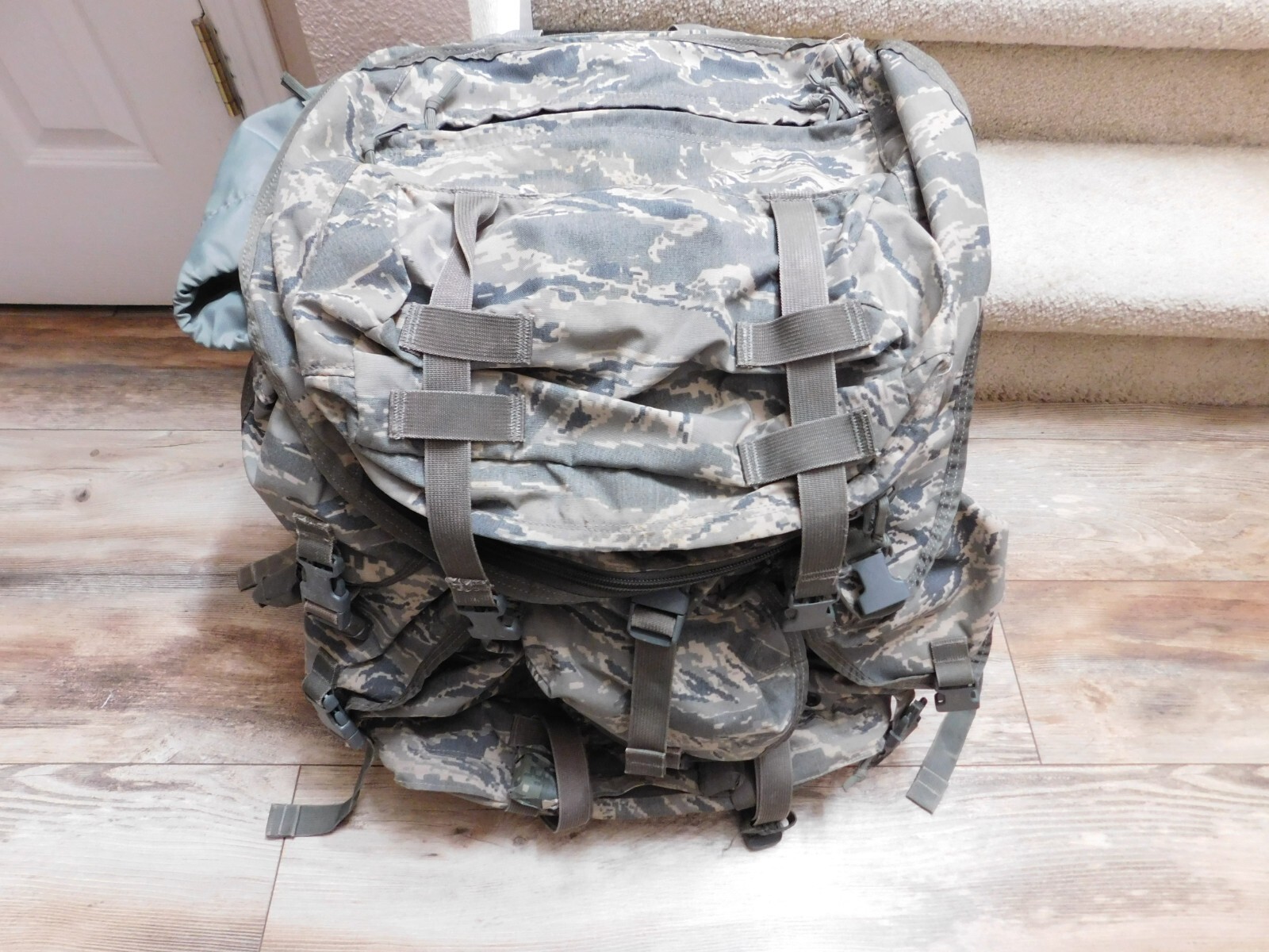 LBT LONDON BRIDGE ABU 2657 8 POCKET LIGHT BACKPACK KIT ( NO LBT LONDON BRIDGE ABU 2657 8 POCKET LIGHT BACKPACK KIT ( NO