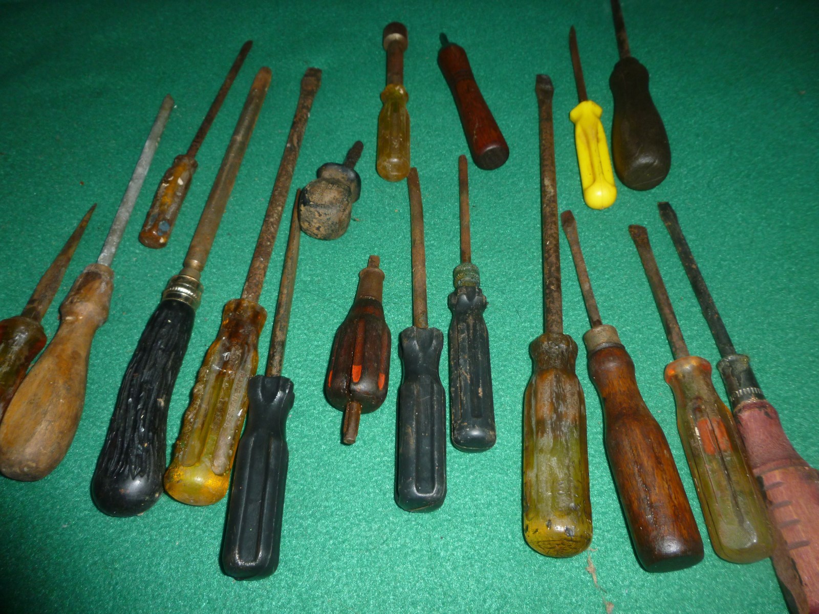 Screwdrivers (18) - Older vintage models