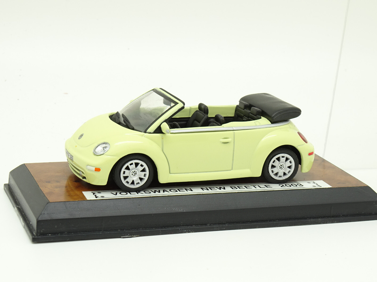 WELLY 1/18 VW ニュービートル 1/18 VW Volkswagen New Beetle Welly FX Diecast Car Model