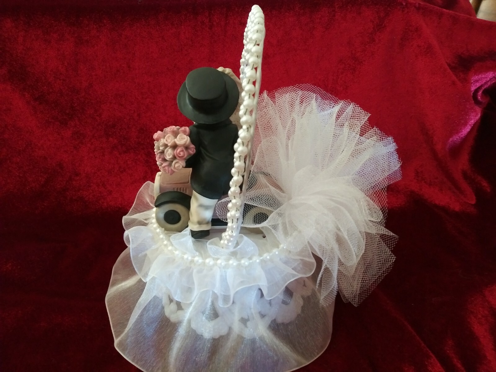 Fabulous Bride and Groom Wedding Cake Topper Nice used condition