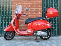 Piaggio Vespa GTS 300 Super 