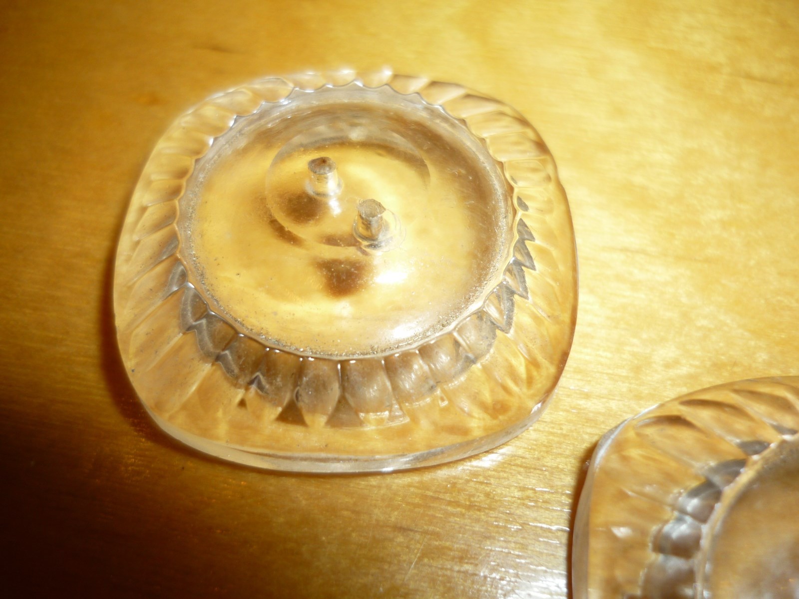 2  VGTE MEDIUM CLEAR GLASS  BUTTONS - SQUARE SHAPE -  # 2823