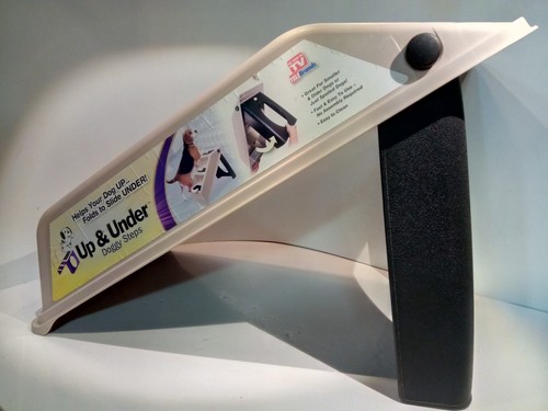 UP AND UNDER DOGGIE STEPS PREOWNED 3 STEPS