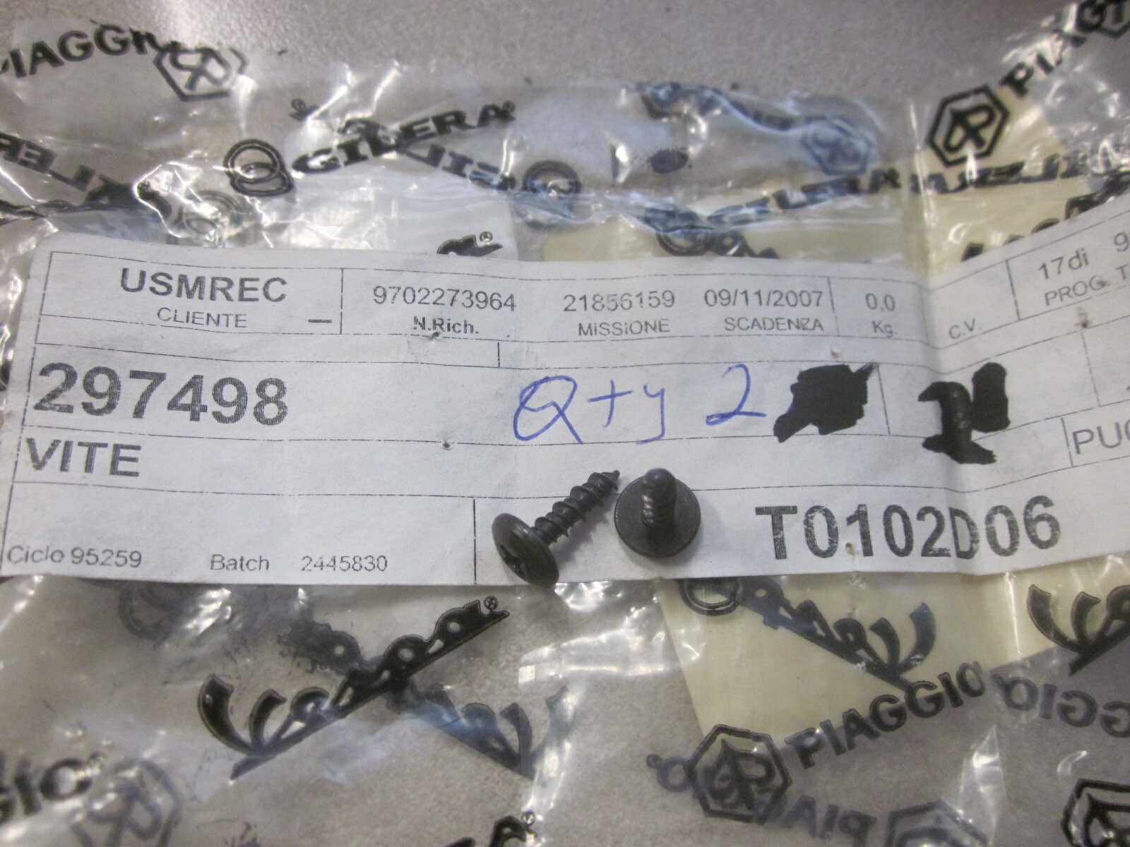 かお NEW MERCEDES-BENZ EQS V297 FRONT RIGHT BUMPER BRACKET