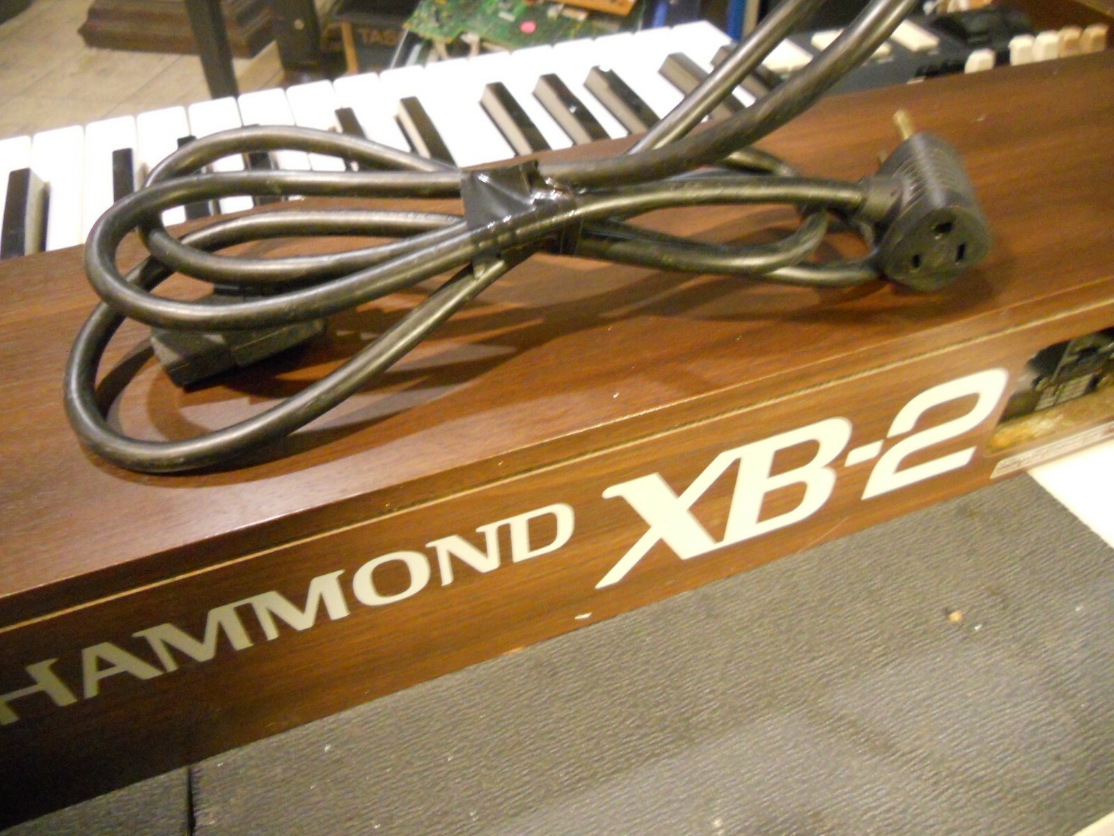 HAMMOND Xb2 for Parts or Repair  AS IS No returns