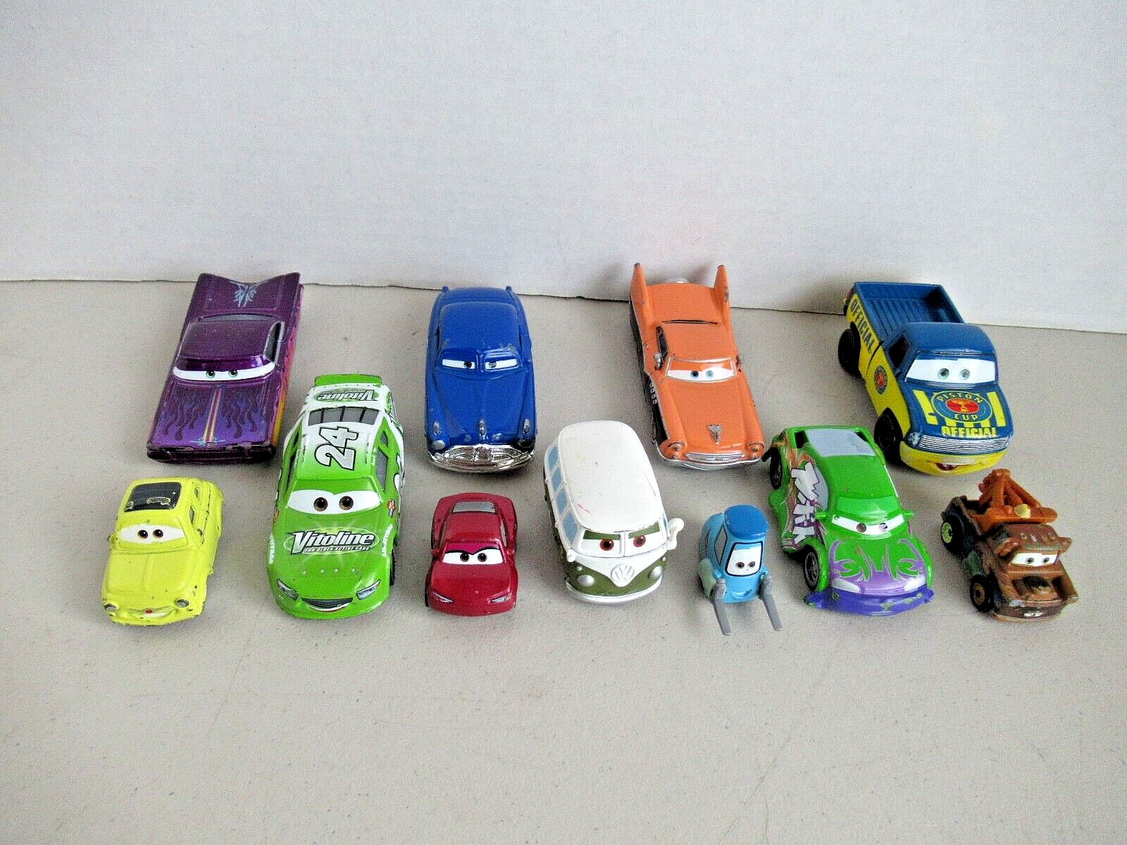 Disney Pixar Cars　マテル　 ルイージ & グイード 　セット Amazon | MATTEL Disney-PIXAR