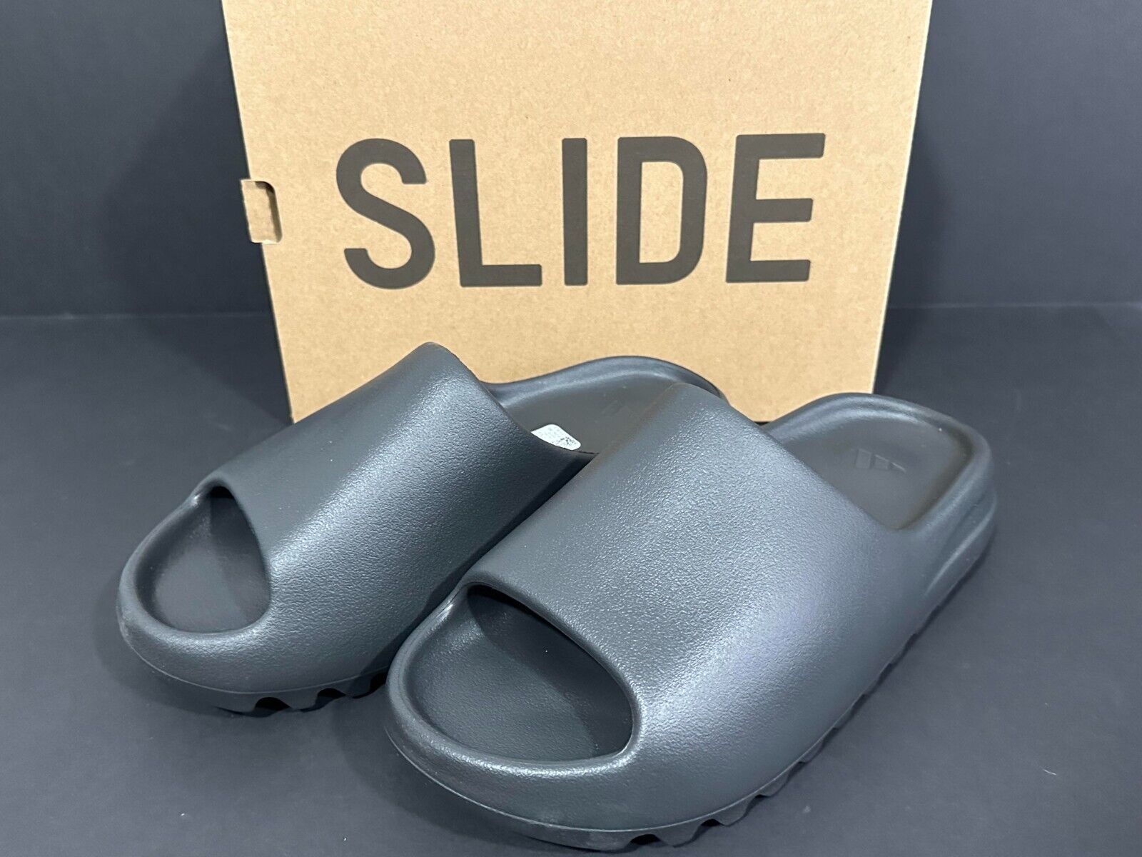 adidas Yeezy Slide Onyx (Black) HQ6448 size 8 US BNIB *IN adidas Yeezy Slide Onyx (Black) HQ6448 size 8 US BNIB *IN