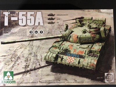 135 TAKOM T55A Russian Medium Tank 3in1 Plastic Model Kit 2056  NEW