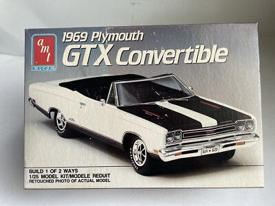 AMT ERTL 1969 Plymouth GTX Convertible 1/25 Model Kit Open Box (S3)