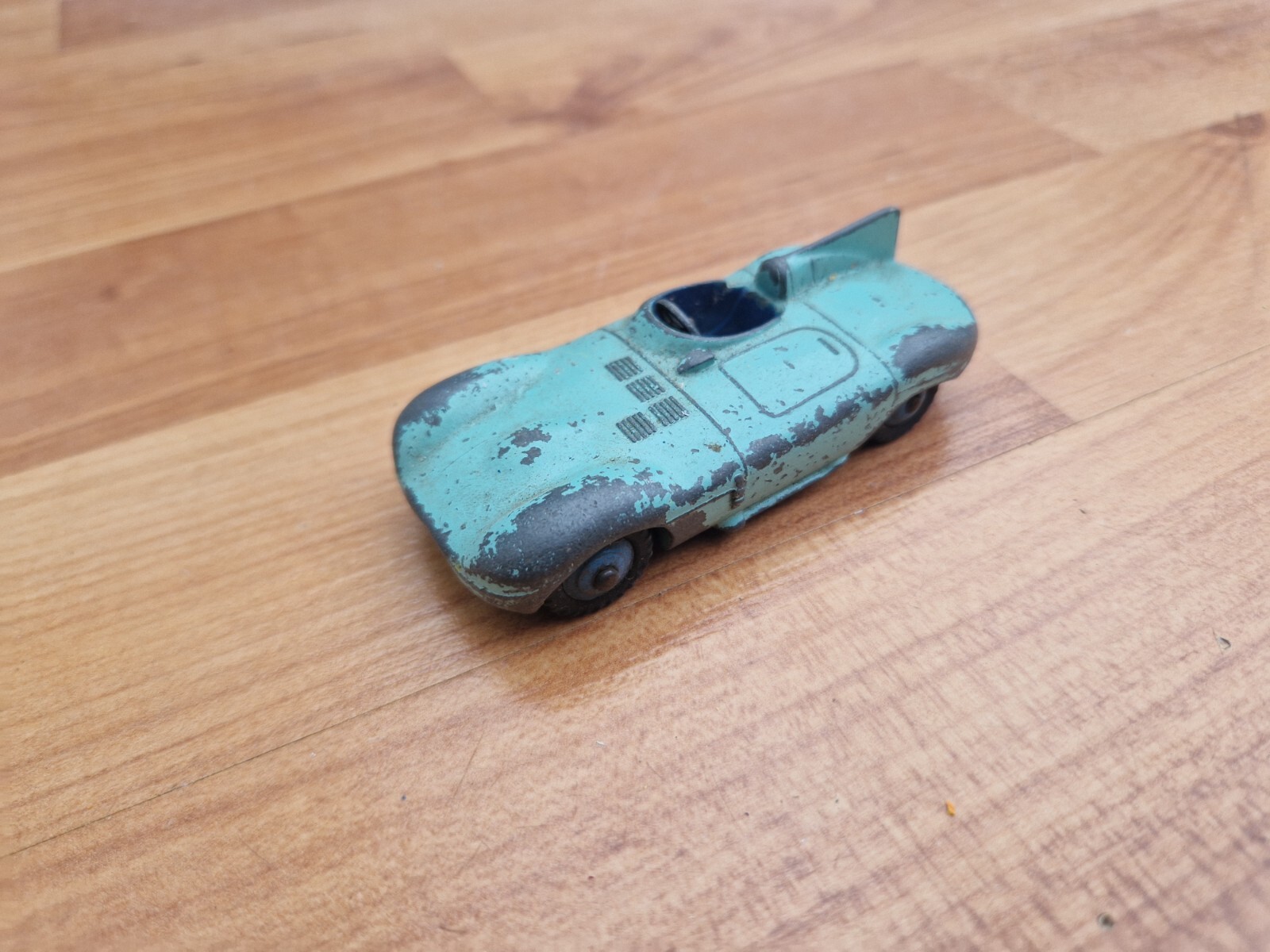 VINTAGE 1950'S DINKY TOYS 238 JAGUAR D TYPE RACING CAR MODEL