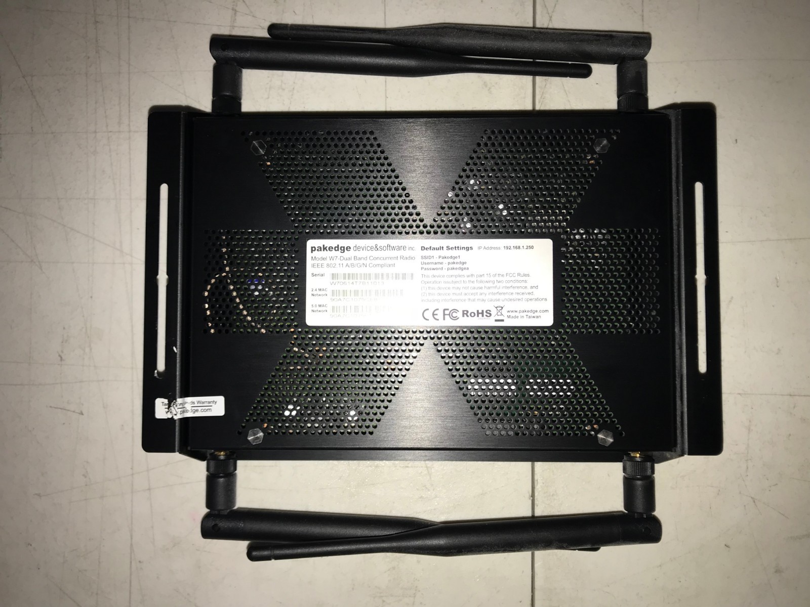 Pakedge W7 High Power Dual Band Wireless Access 802.11 WiFi A B G N