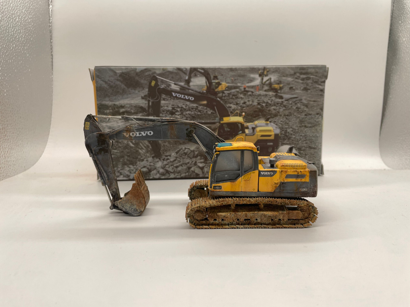 VOLVO EC220D 油圧ショベル(1/50) 41AT3wy5QsL.jpg_BO30,255,255,