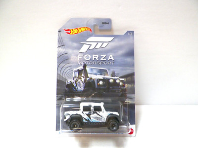 Hot Wheels Forza Motorsport- '15 Land Rover Defender Double Cab---Exclusive