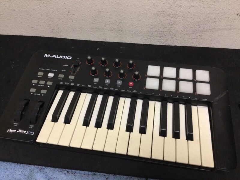 M-Audio Oxygen 25 Keyboard 25-Key MIDI Controller 