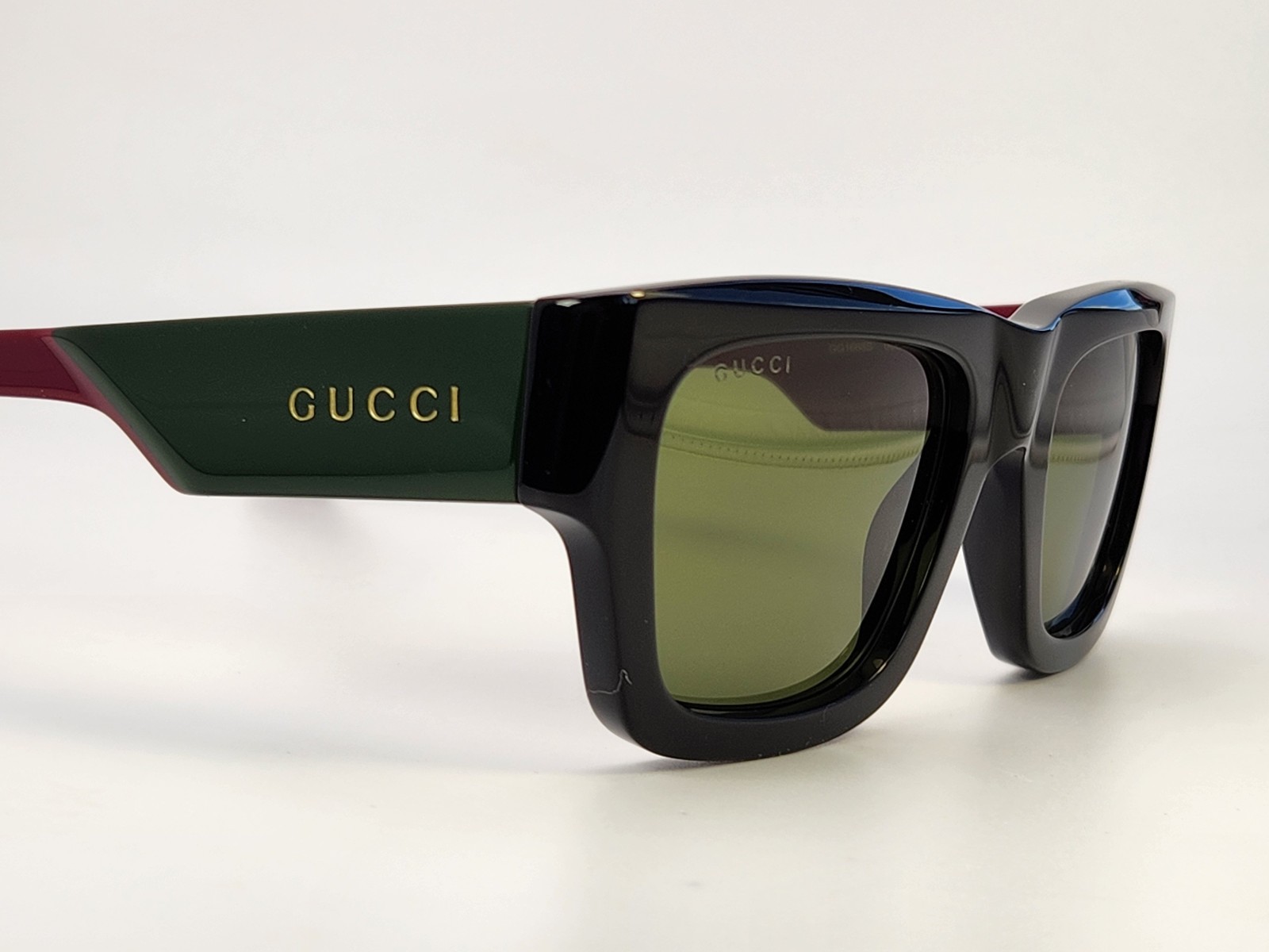 Gucci GG1668S 001 Black/Red/Green Square Sunglasses Recycled