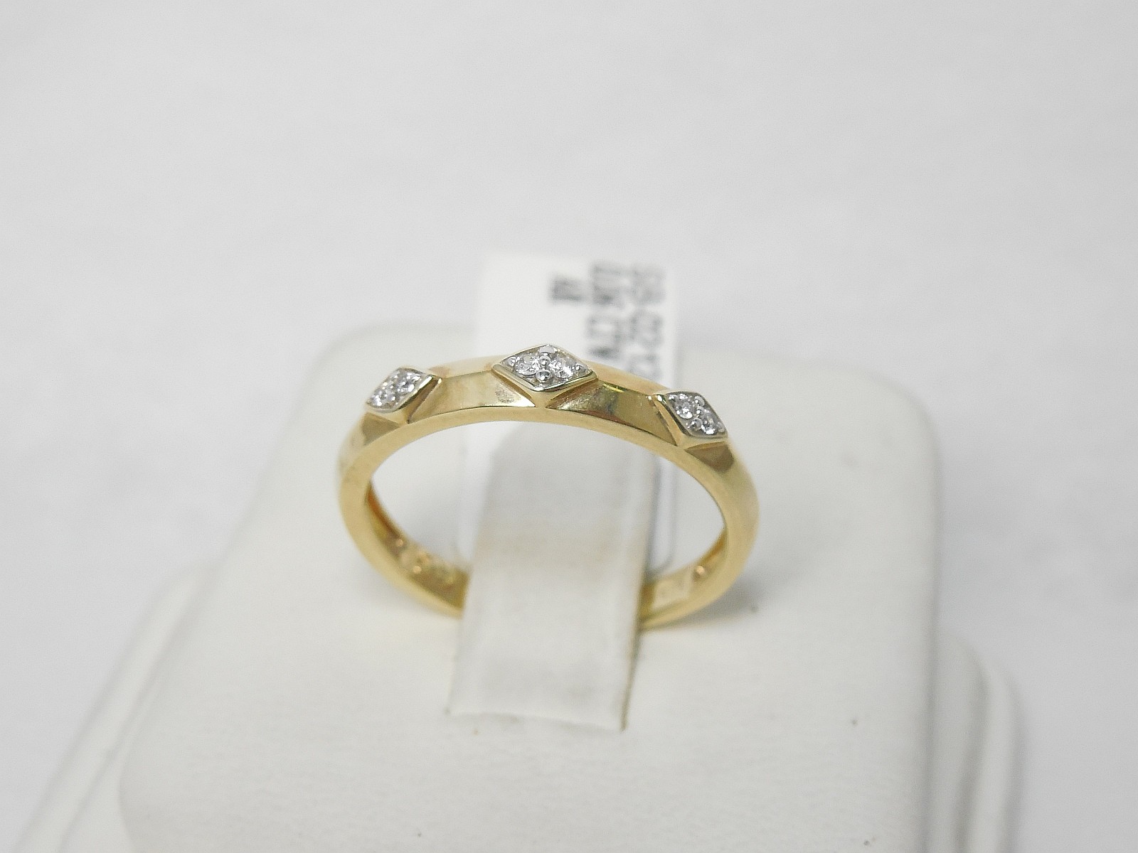 14KT Gold Plated Sterling Silver Diamond Simulant Womens Wedding Ring  .06 Carat