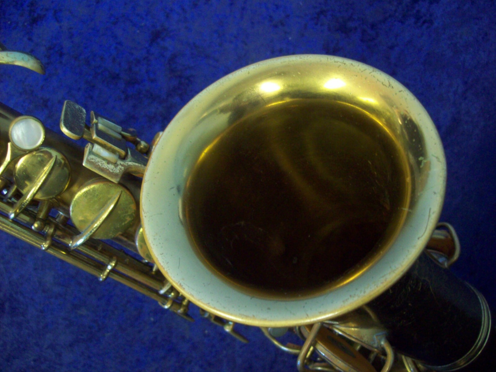 VINTAGE 1926 C.G. CONN LTD. NEW WONDER II CHU BERRY ALTO SAXOPHONE + CASE